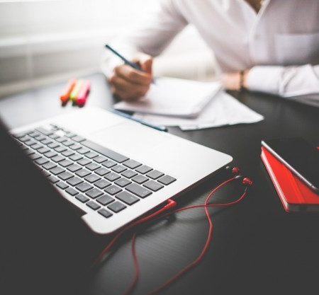 man-working-with-laptop_385-19323865